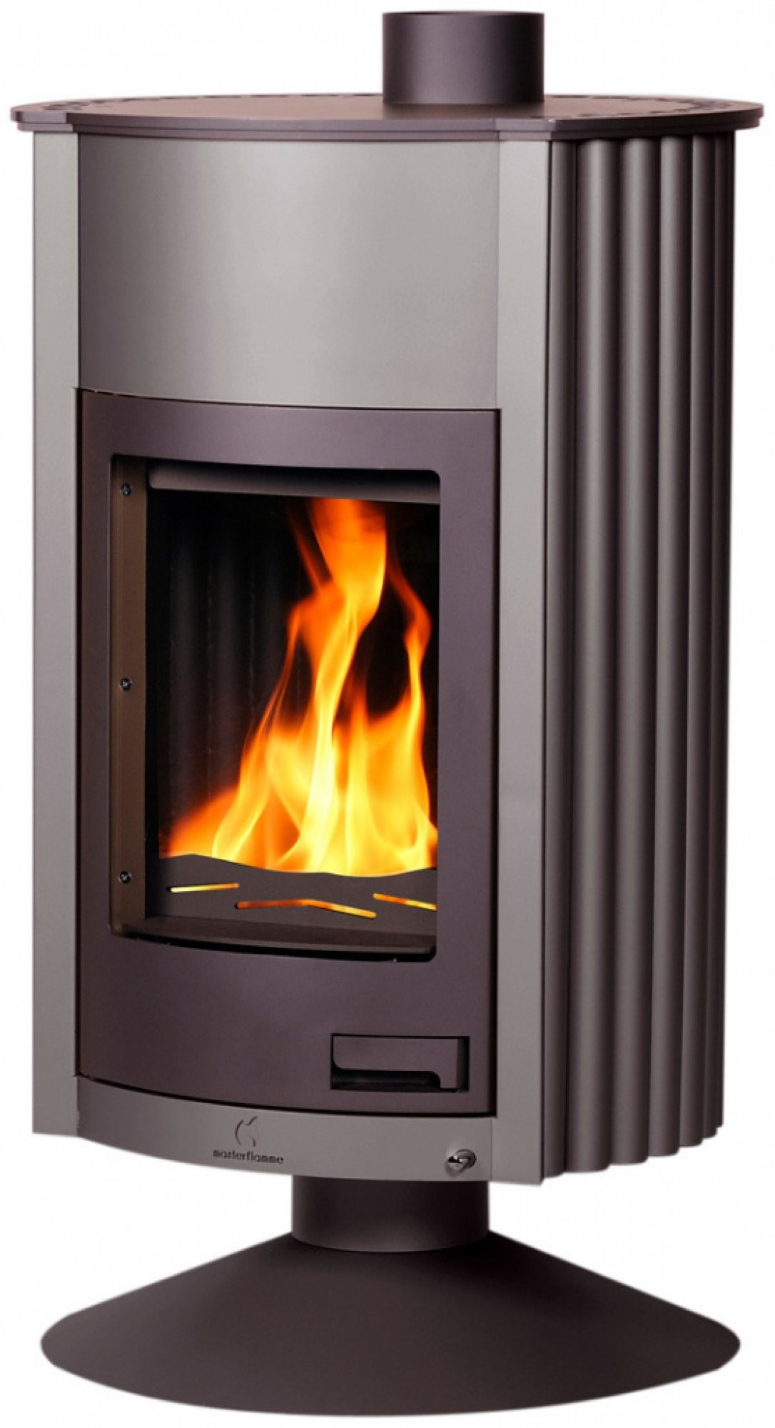 Fotografie krbových kamen s výměníkem 18 kW Masterflamme Grande II