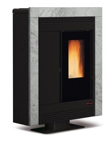 Fotografie krbových kamna na pelety s výměníkem Extraflame mastek