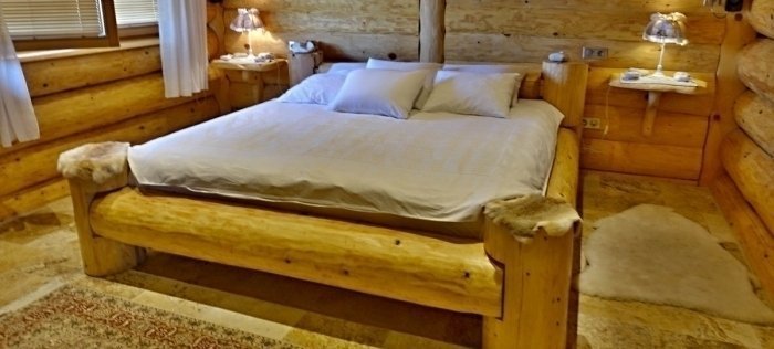 Interiér srubu by měl být harmonický a osobitý