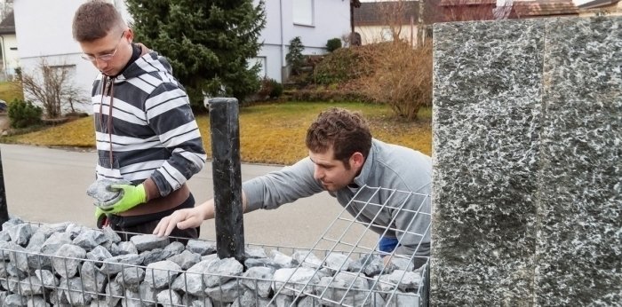 Plot z gabionů