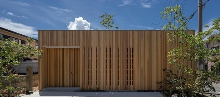 Moderní japonská dřevostavba v Akashi