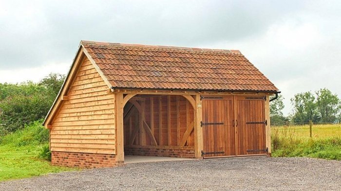 dřevěná garáž s obytným podkrovím