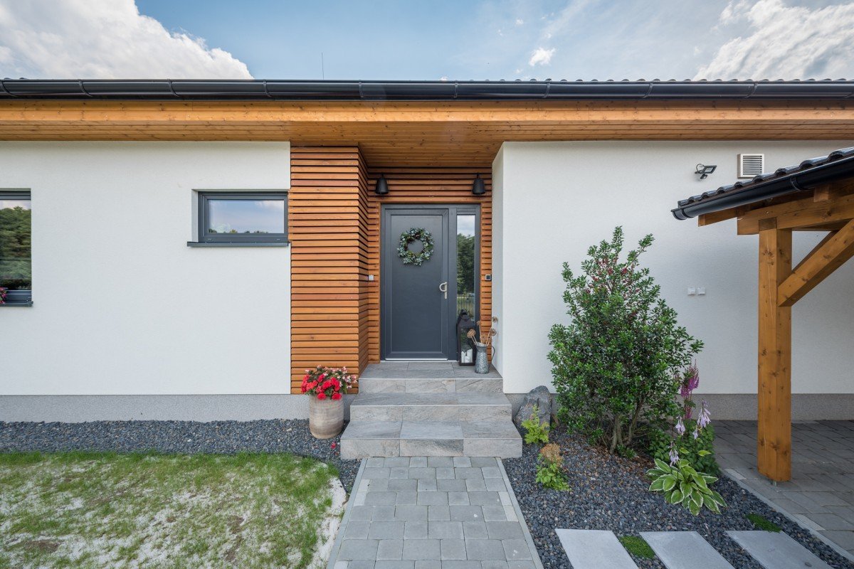 vchodove strisky bungalov