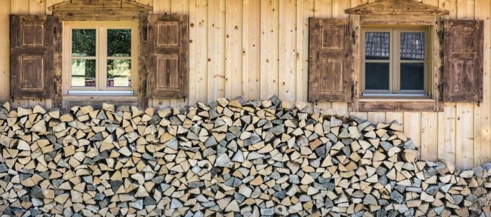 Palivové dřevo je nejlevnější za poslední dekádu