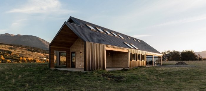 Dům ve tvaru stodoly dává prostor všem členům rodiny
