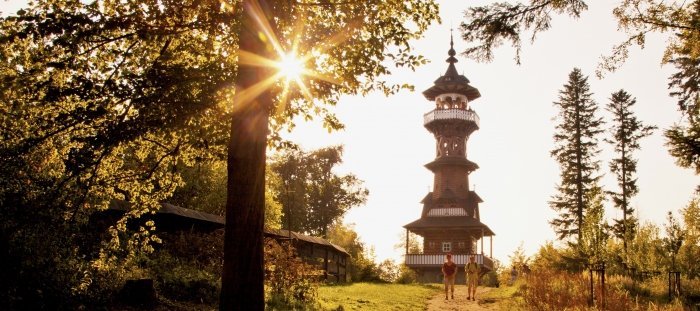 Jurkovičova rozhledna v Rožnově pod Radhoštěm fascinuje návštěvníky z celého světa