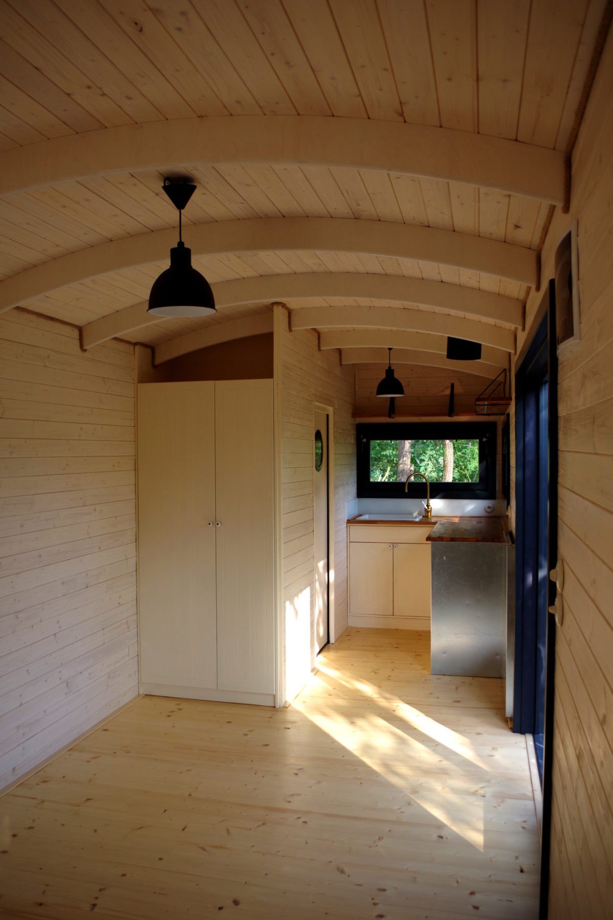 dřevěný interiér maringotky