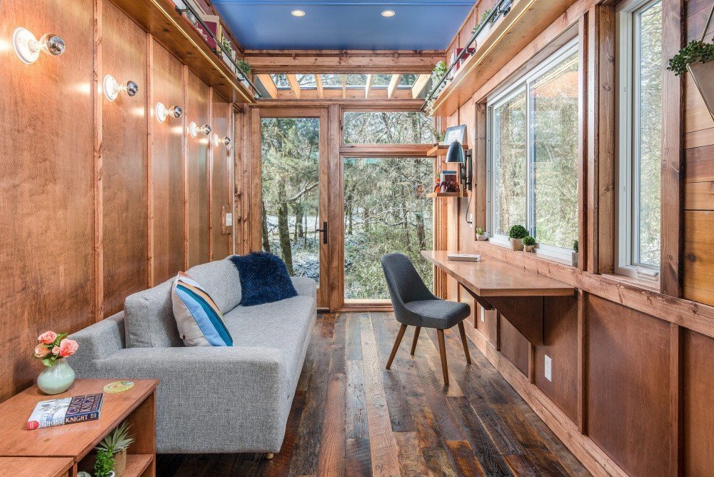 Tiny house pro spisovatelku a jeho interiér
