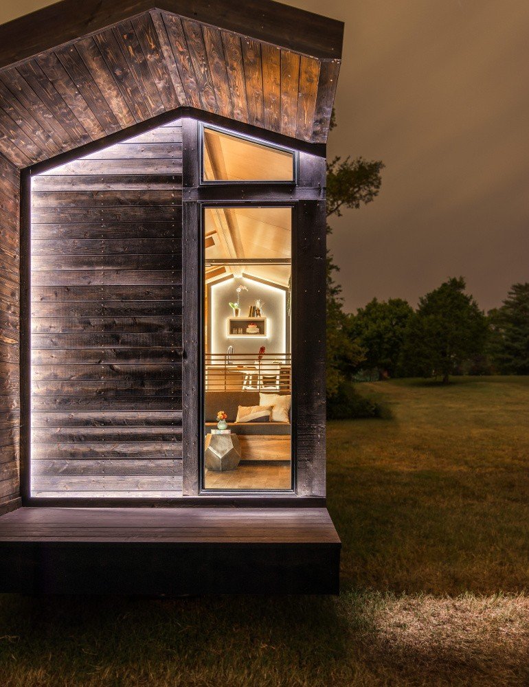 tiny house ze dřeva a skla