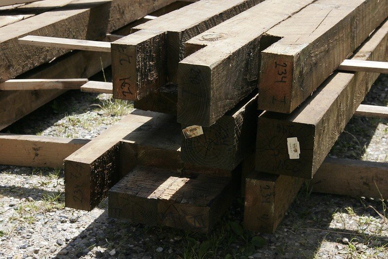Garážové stání svépomocí – hranoly pro parkovací stání