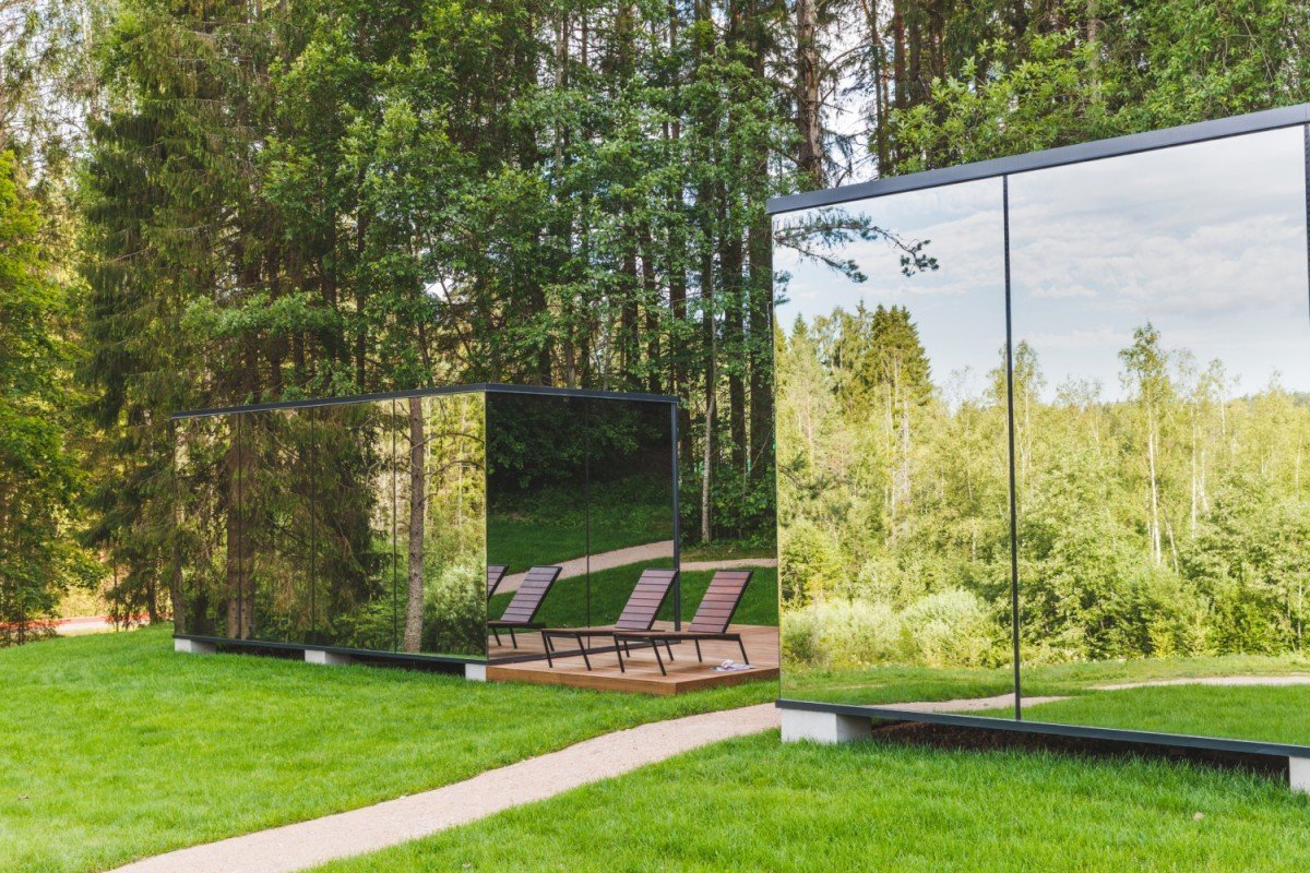zrcadlový tiny house