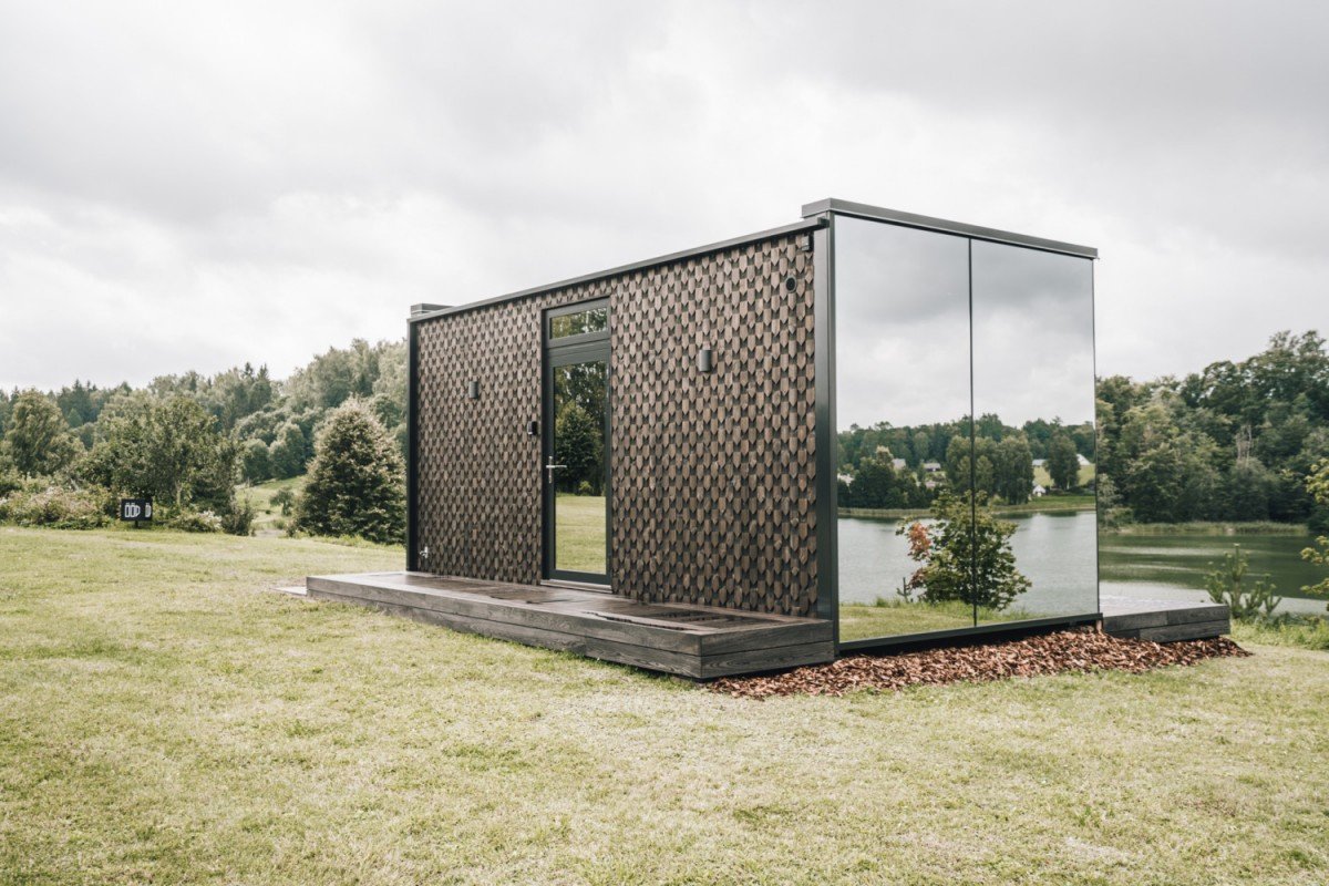 zrcadlový tiny house