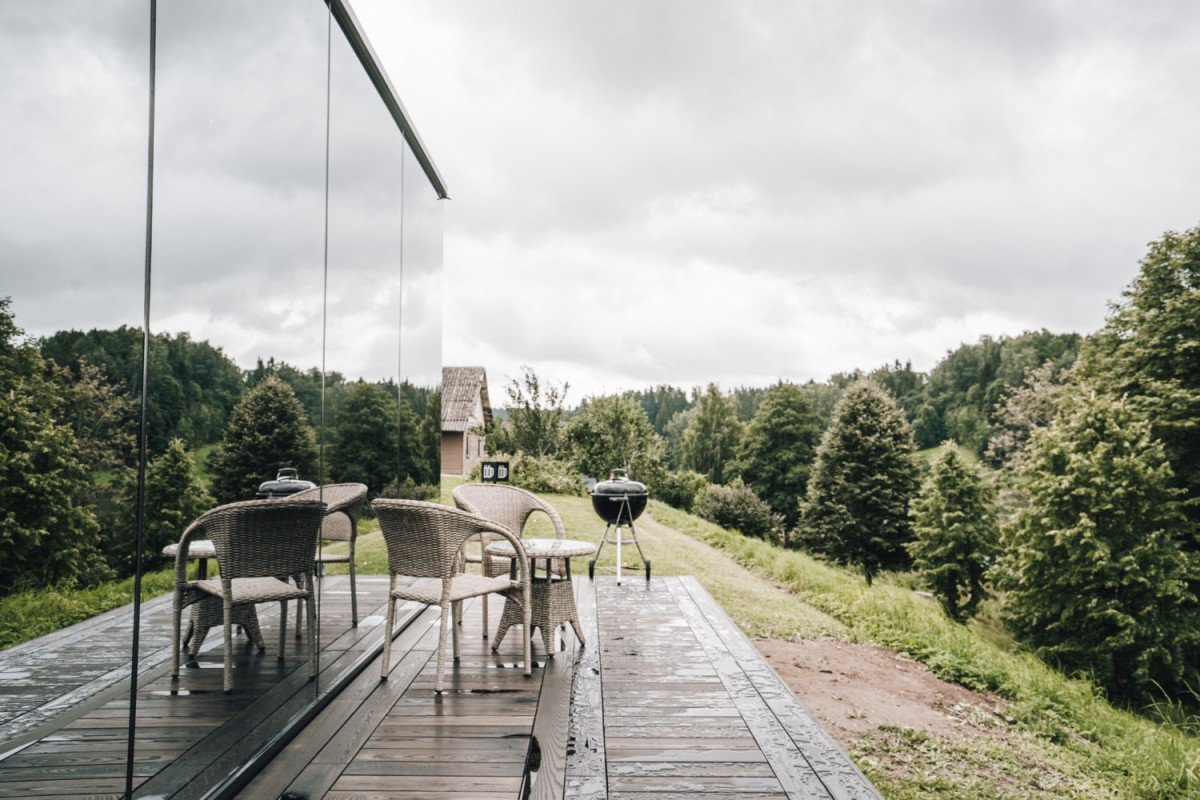 zrcadlový tiny house