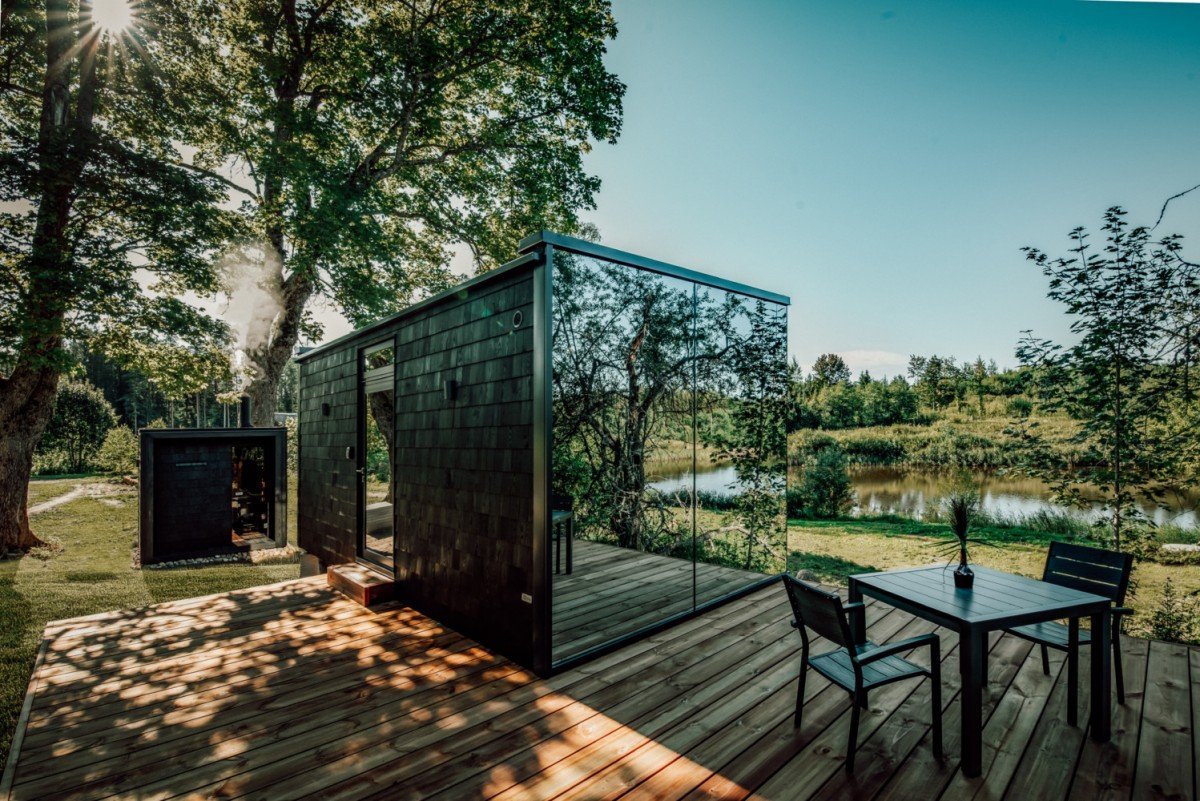 zrcadlový tiny house