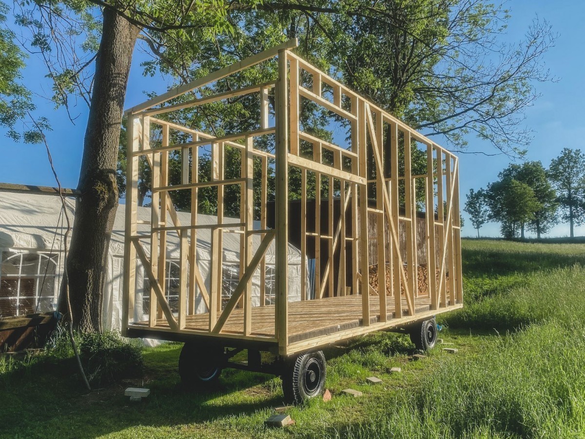 tiny house svépomocí