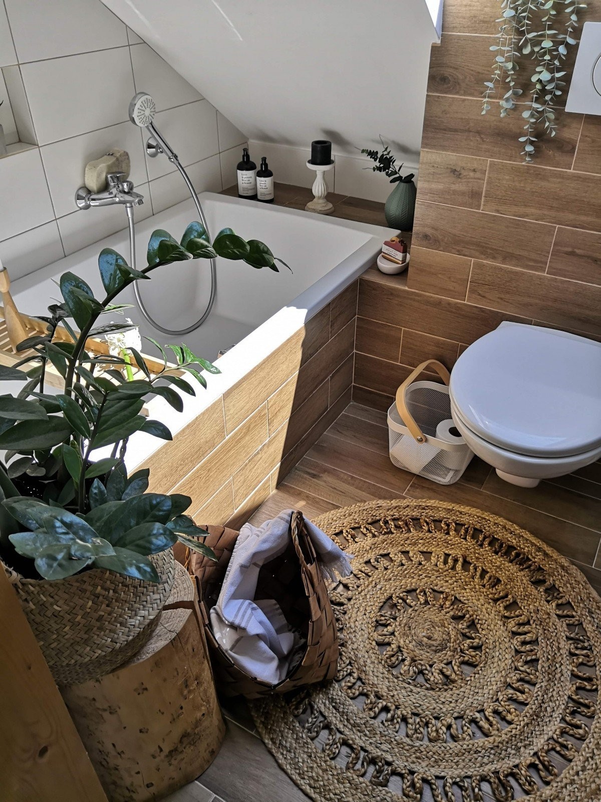 Koupelna v podkroví hygge