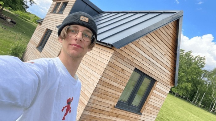 Mladý student dostavěl tiny house za 450 tisíc u Karlových Varů