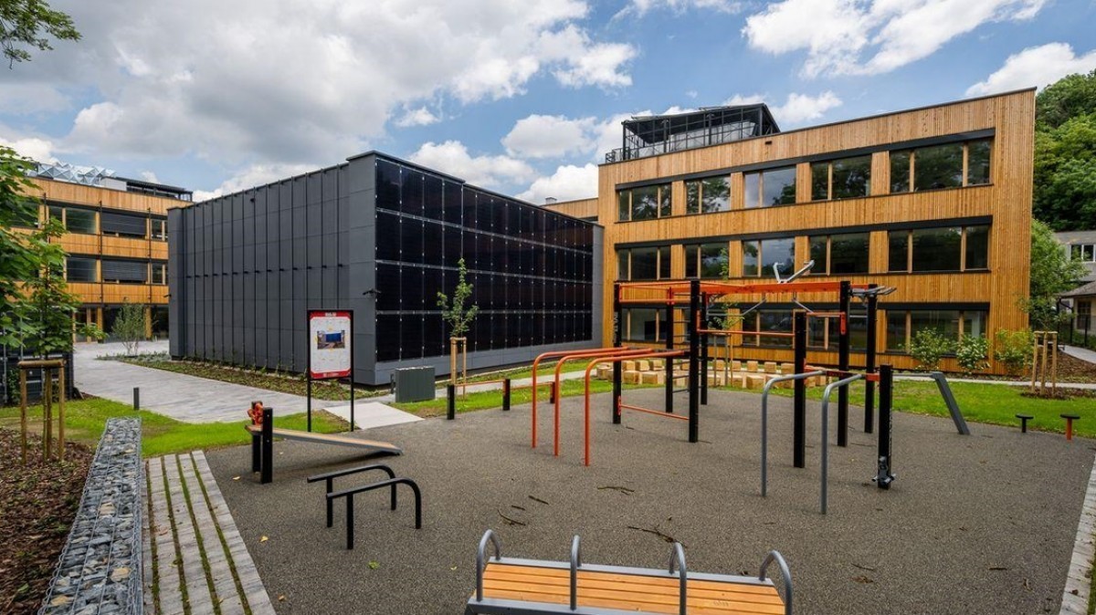 Hybridní stavby kombinující dřevo, beton a ocel: Prohlédněte si projekty architektky Zahy Ha