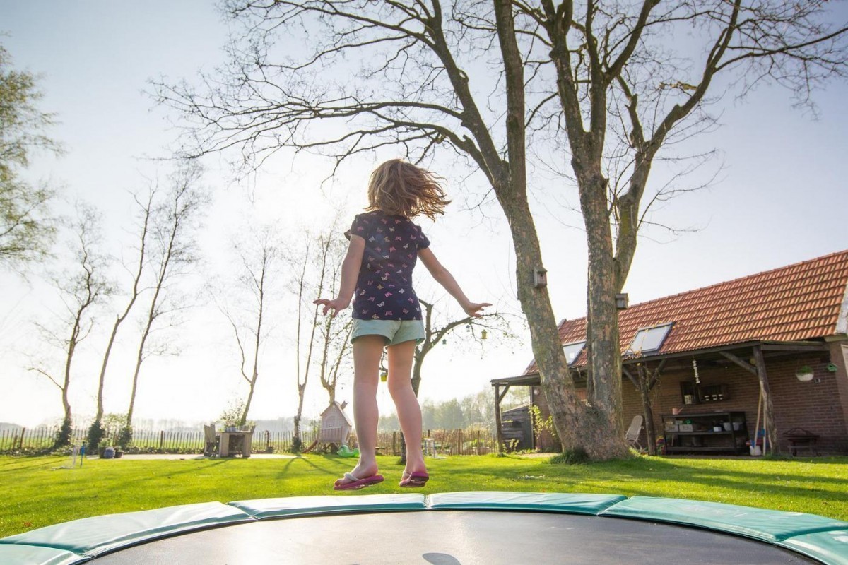 Trampolína do země