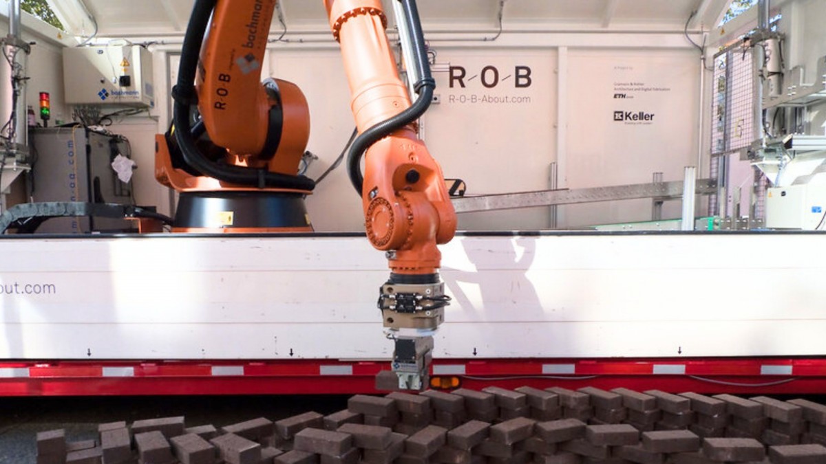 Zdicí robot je podle některých revolucí ve stavebnictví