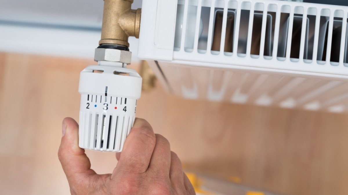 Kolik stojí vytápění uhlím, dřevem, plynem a elektřinou?