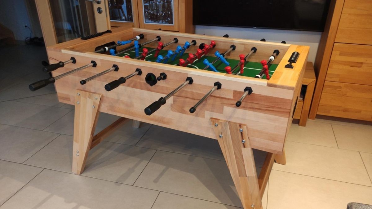Stolní fotbálek