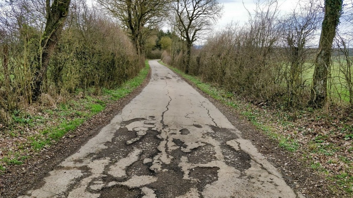 Spoluvlastnický podíl na cestách lze darovat obci