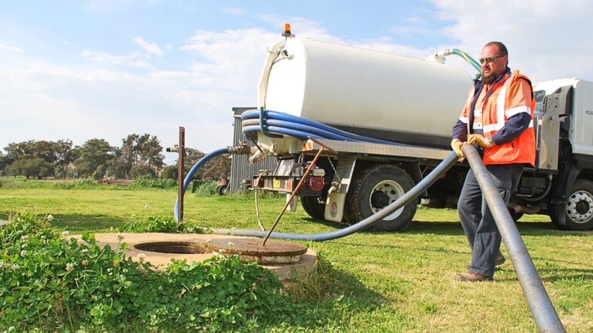 Za plný septik nebo žumpu hrozí tučná pokuta