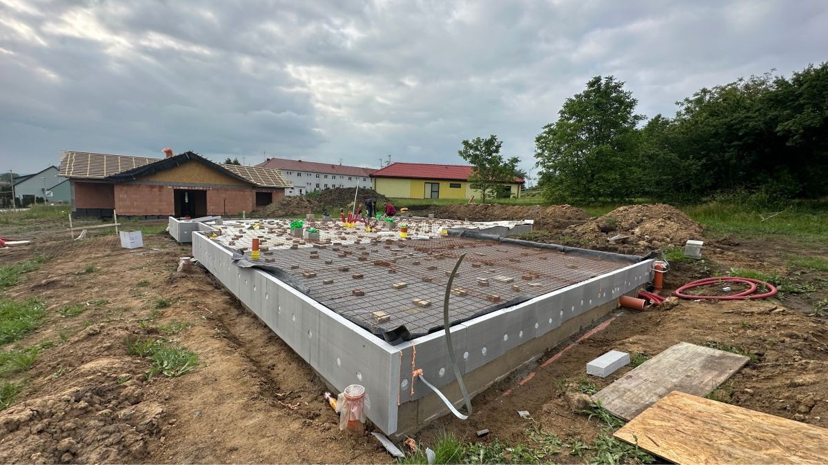 Základová deska svépomocí