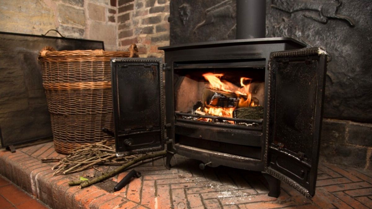 Nedostatek vzduchu v krbových kamnech může vést k velkým problémům