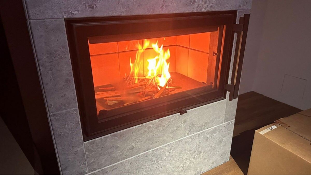 Jak topit v akumulačních kamnech