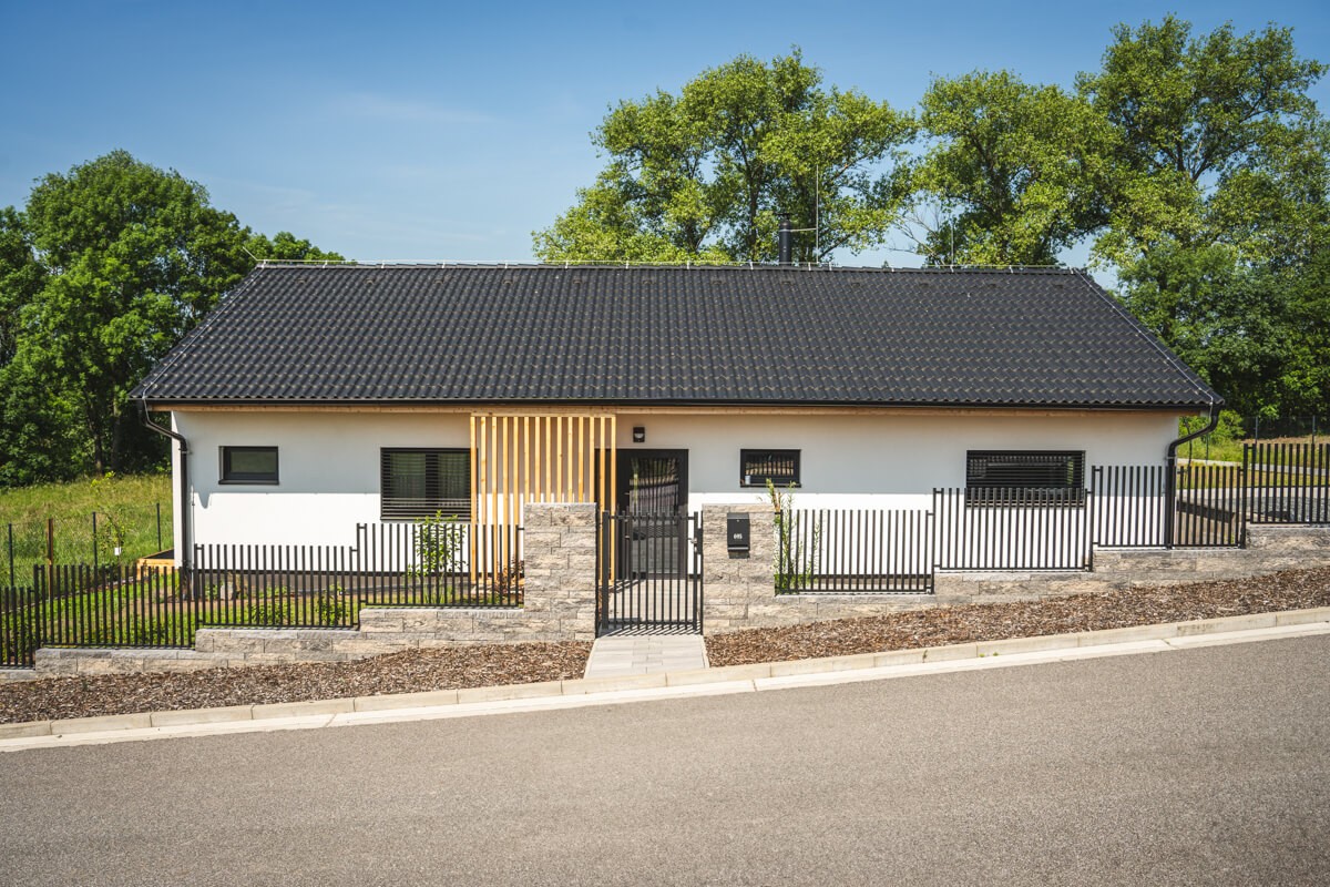 Moderní bungalov do obdélníku