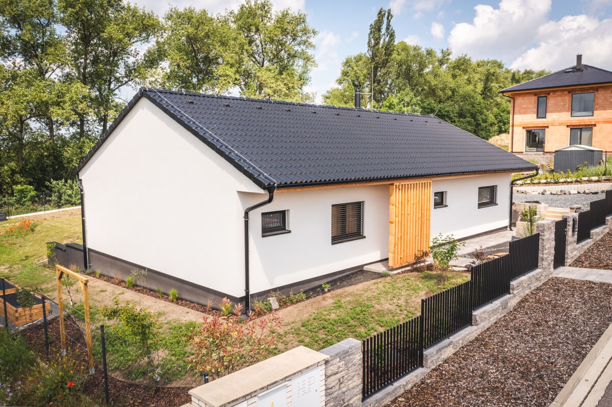 Moderní bungalov do obdélníku