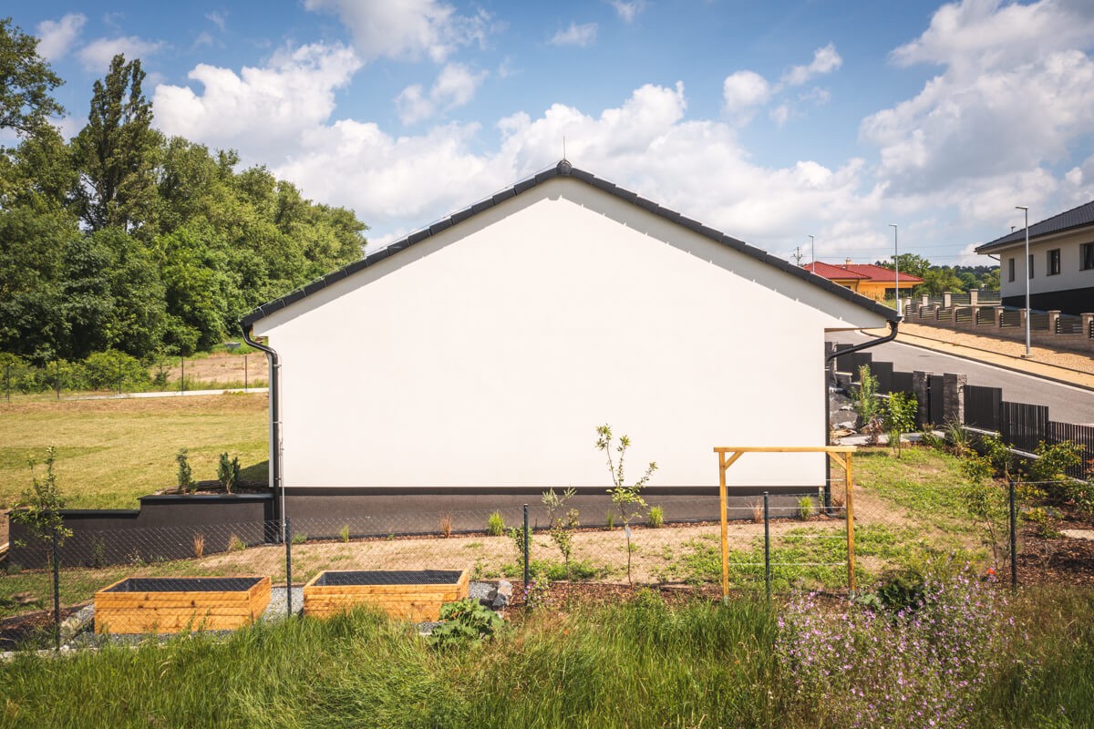 Moderní bungalov do obdélníku
