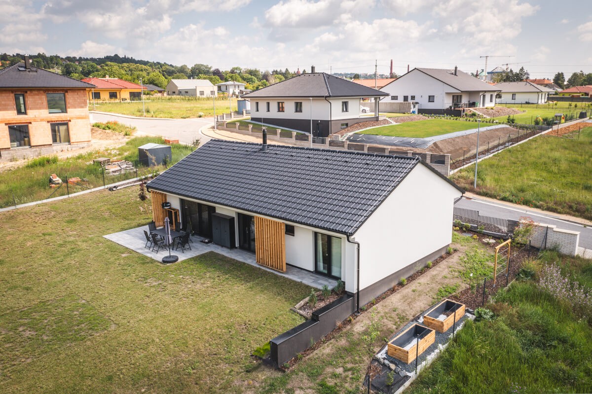 Moderní bungalov do obdélníku