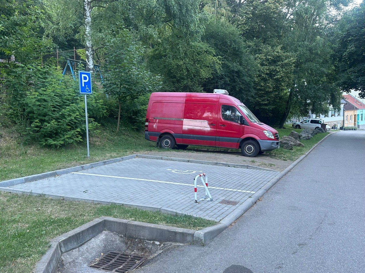 Zatopený lom na Moravě