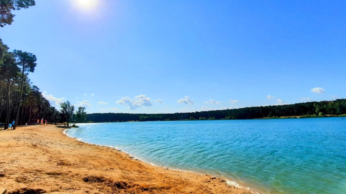 Tyrkysová voda a písčité pláže připomínají Madagaskar