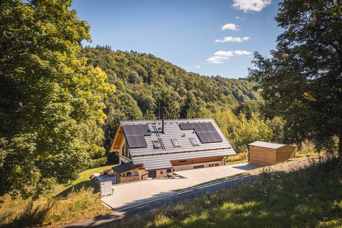 Moderní dřevostavba v Krušných horách