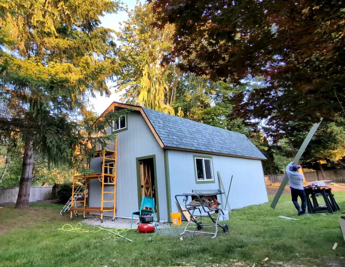 Stavba domácí kůlny od základu