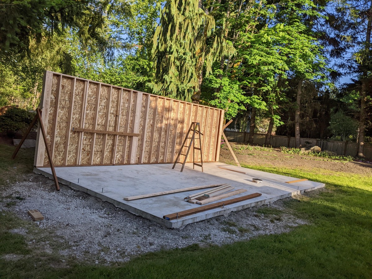 Stavba domácí kůlny od základu