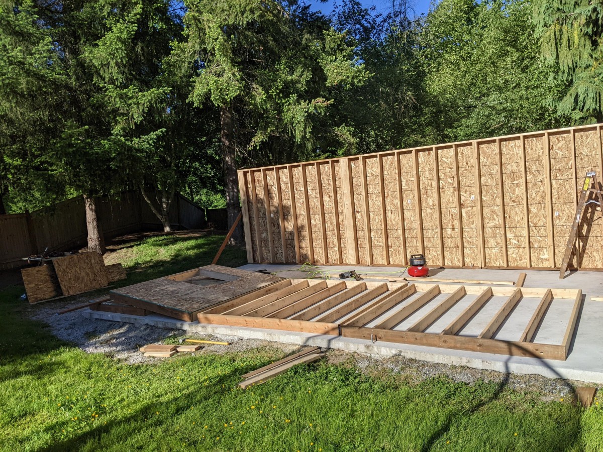 Stavba domácí kůlny od základu