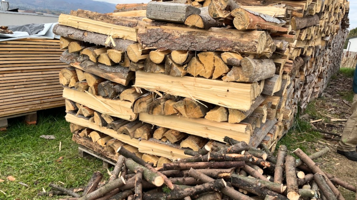 Za palivové dřevo zaplatil dvojnásobek 