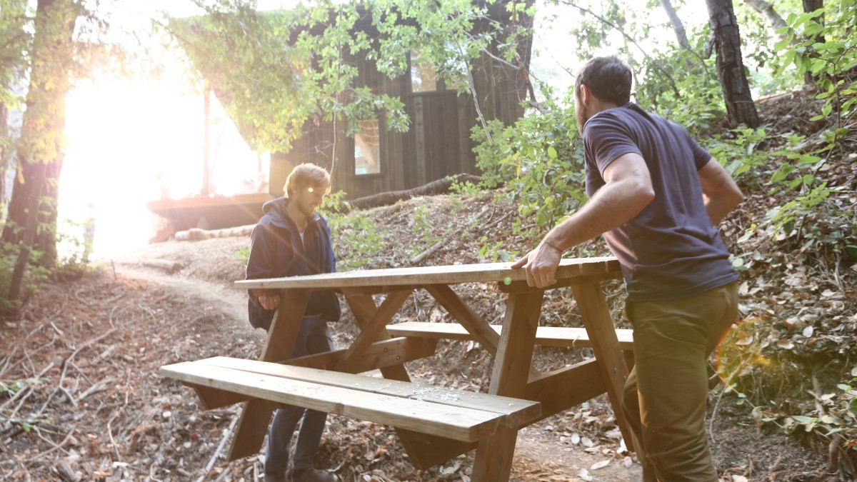 Mladý pár vybudoval chatu bez zkušeností