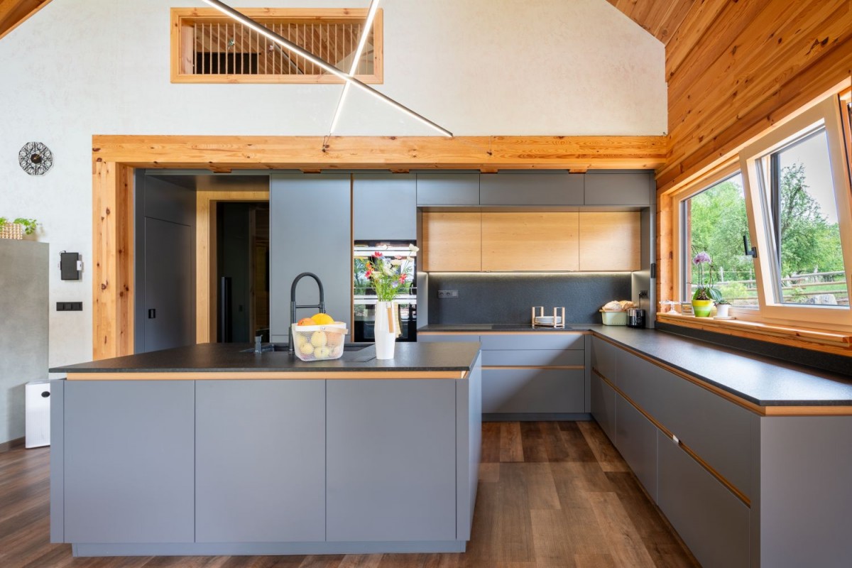 Moderní rodinná roubenka