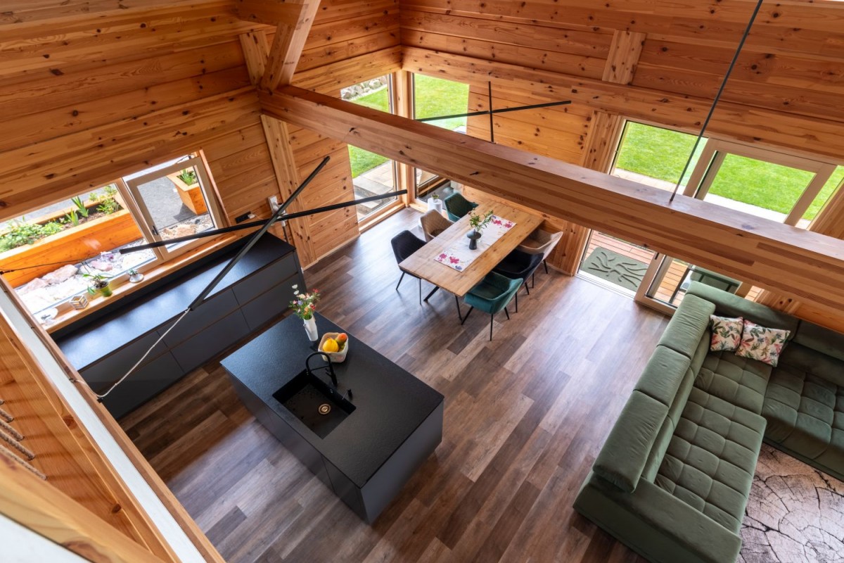 Moderní rodinná roubenka