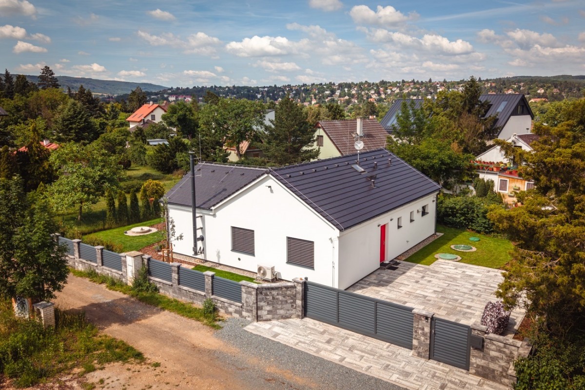 Stavba rodinného domu u Prahy