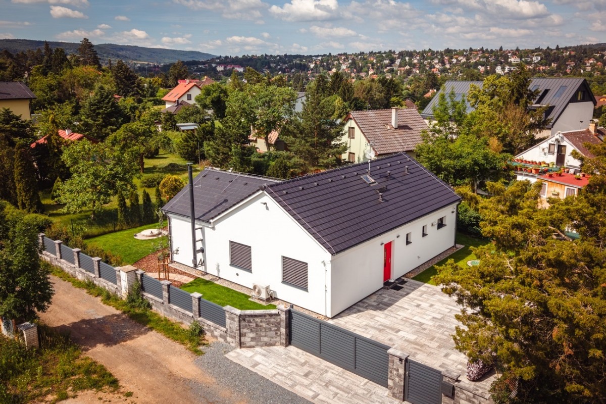 Stavba rodinného domu u Prahy