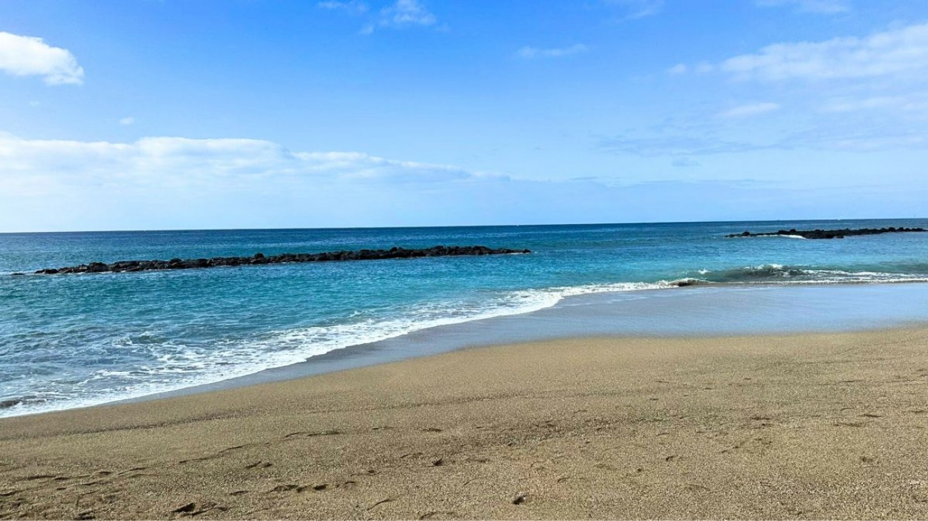 Prázdné písčité pláže