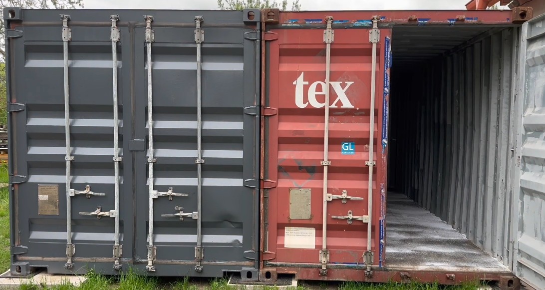 Přestavba lodního kontejneru