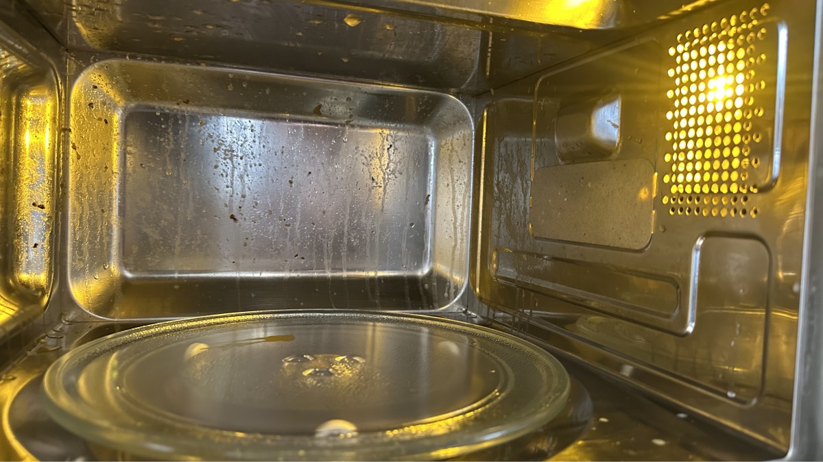 Čištění mikrovlnky